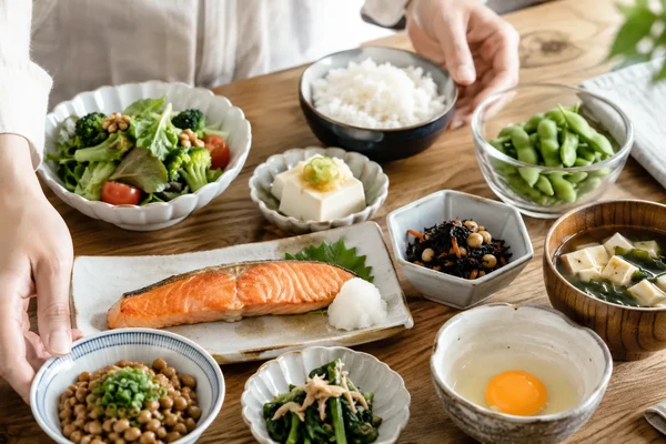 髪に良い食事と生活習慣のイメージ